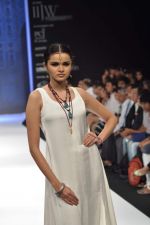 Model walks the ramp for Zeenat Desai Show at IIJW Day 3 on 21st Aug 2012 (14).JPG